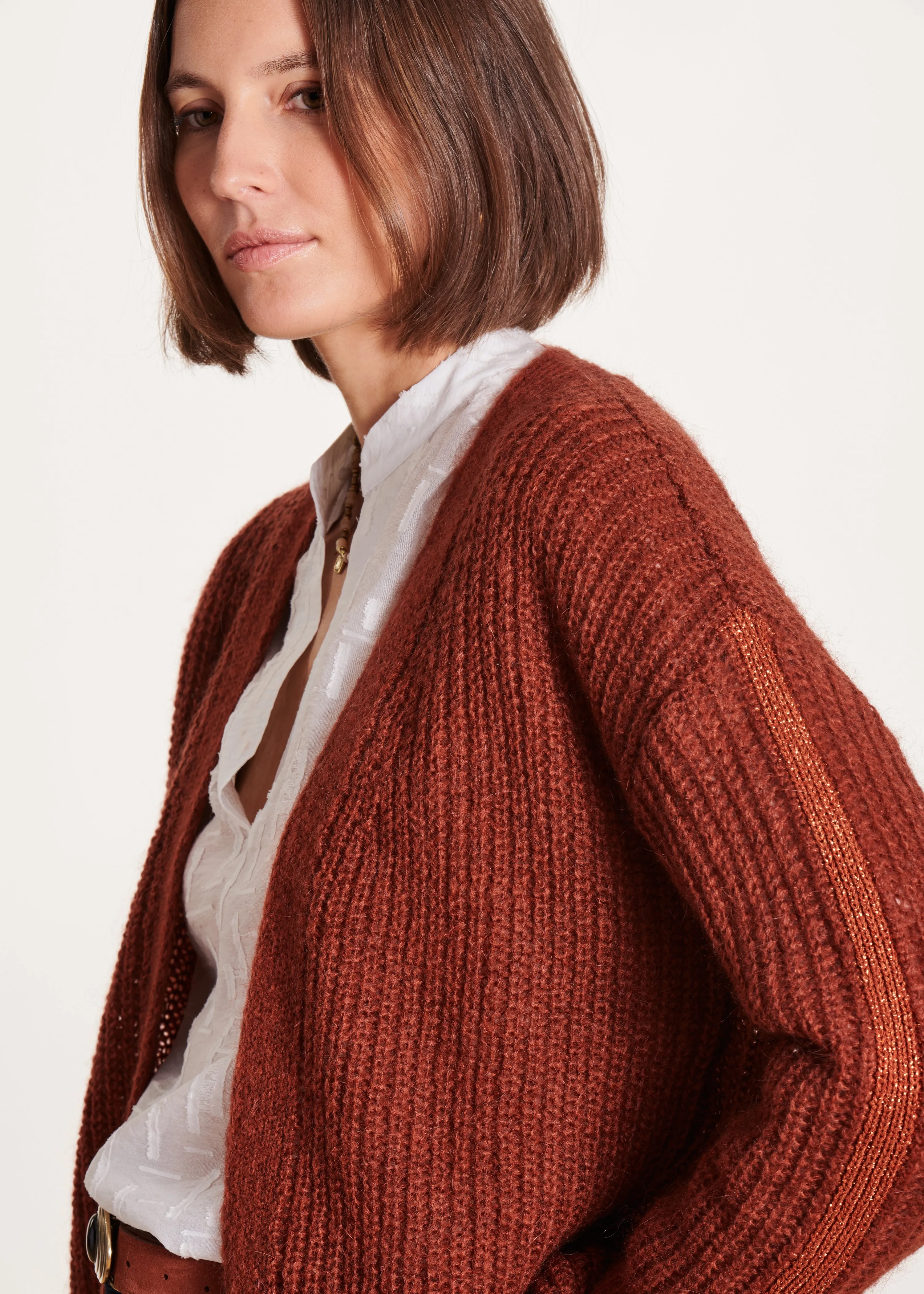 Gilet terracotta ouvert avec détail lurex manches