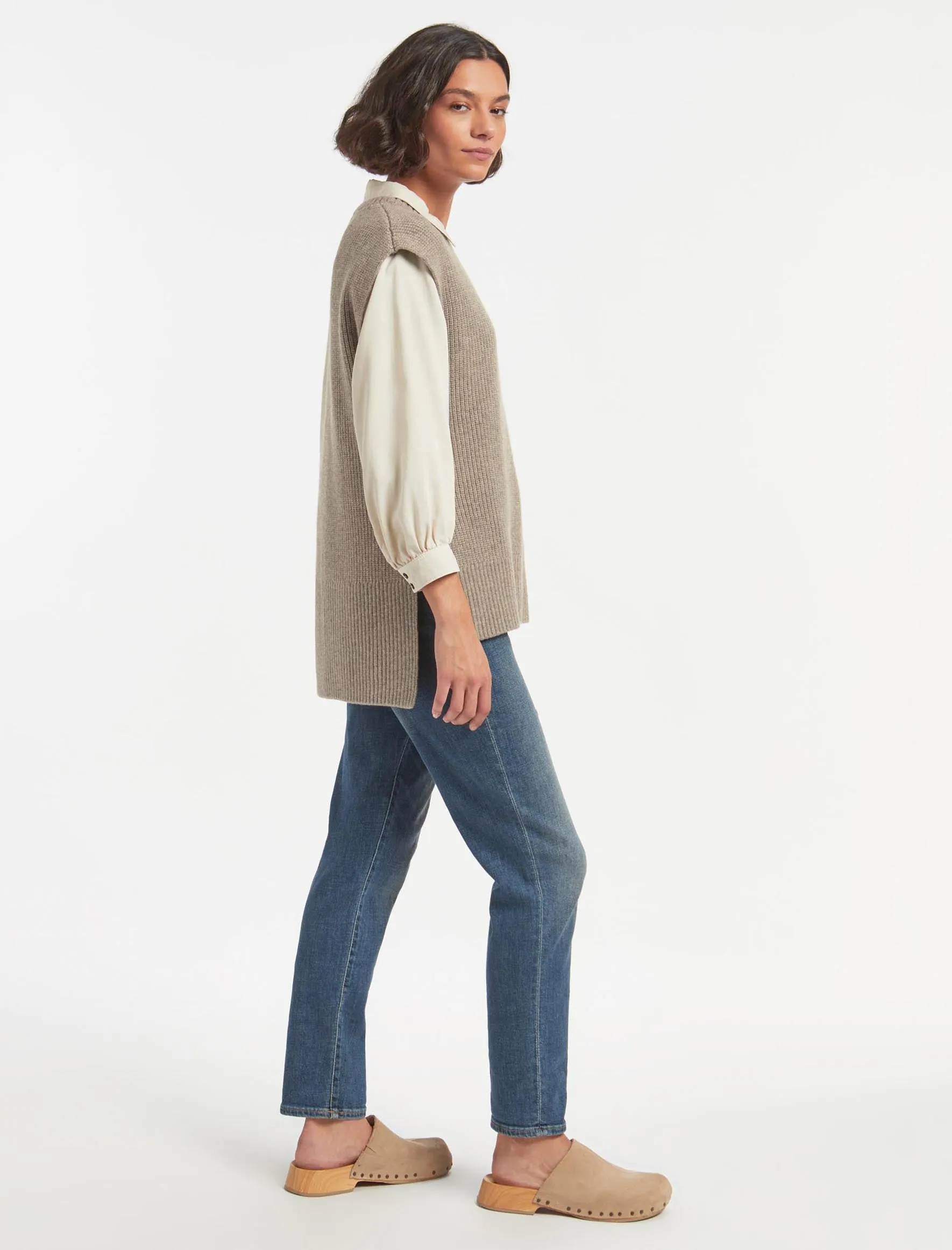 Janice Wool Round Neck Sleeveless Jumper - Taupe