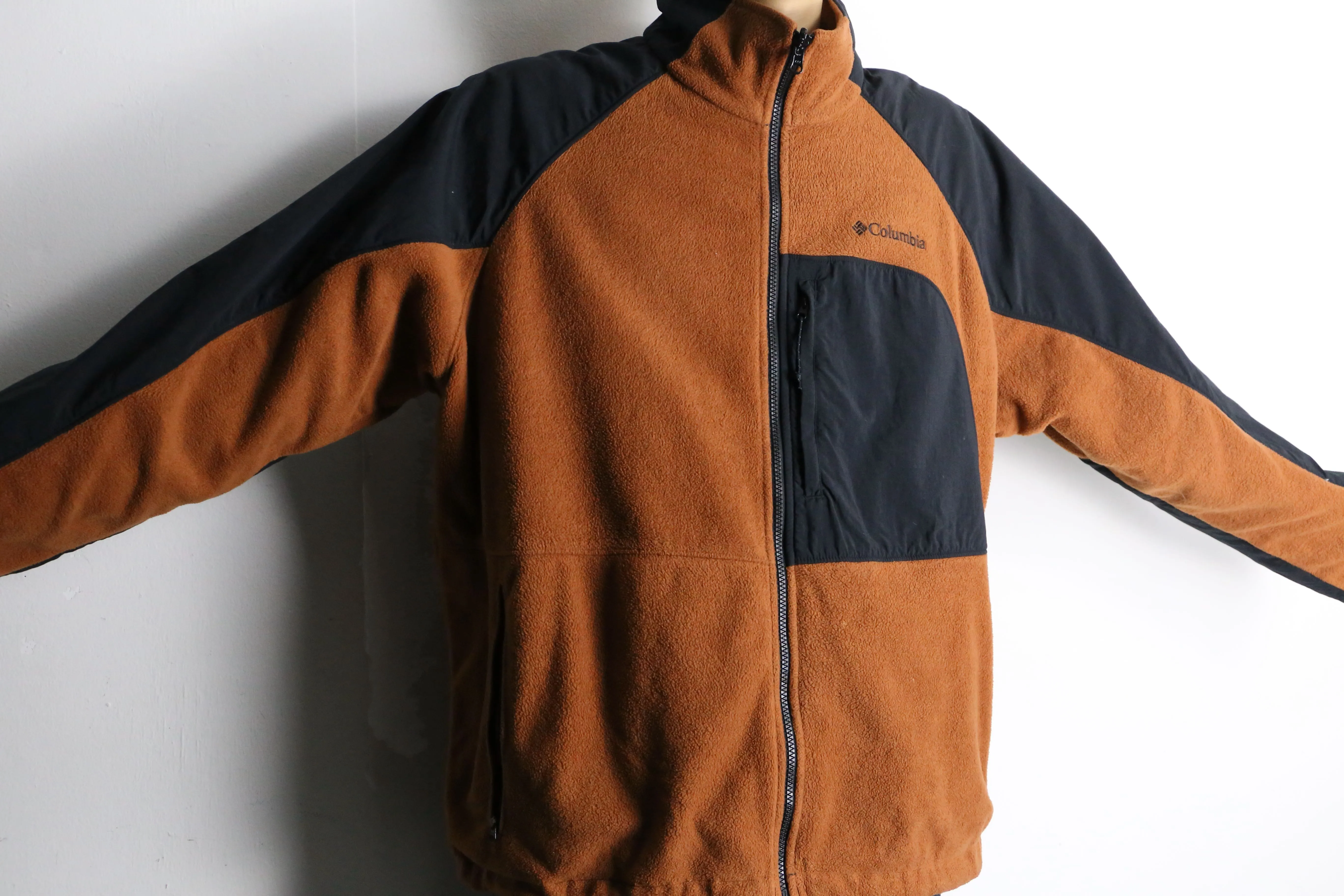 "Columbia" brown × black zip up fleece jacket