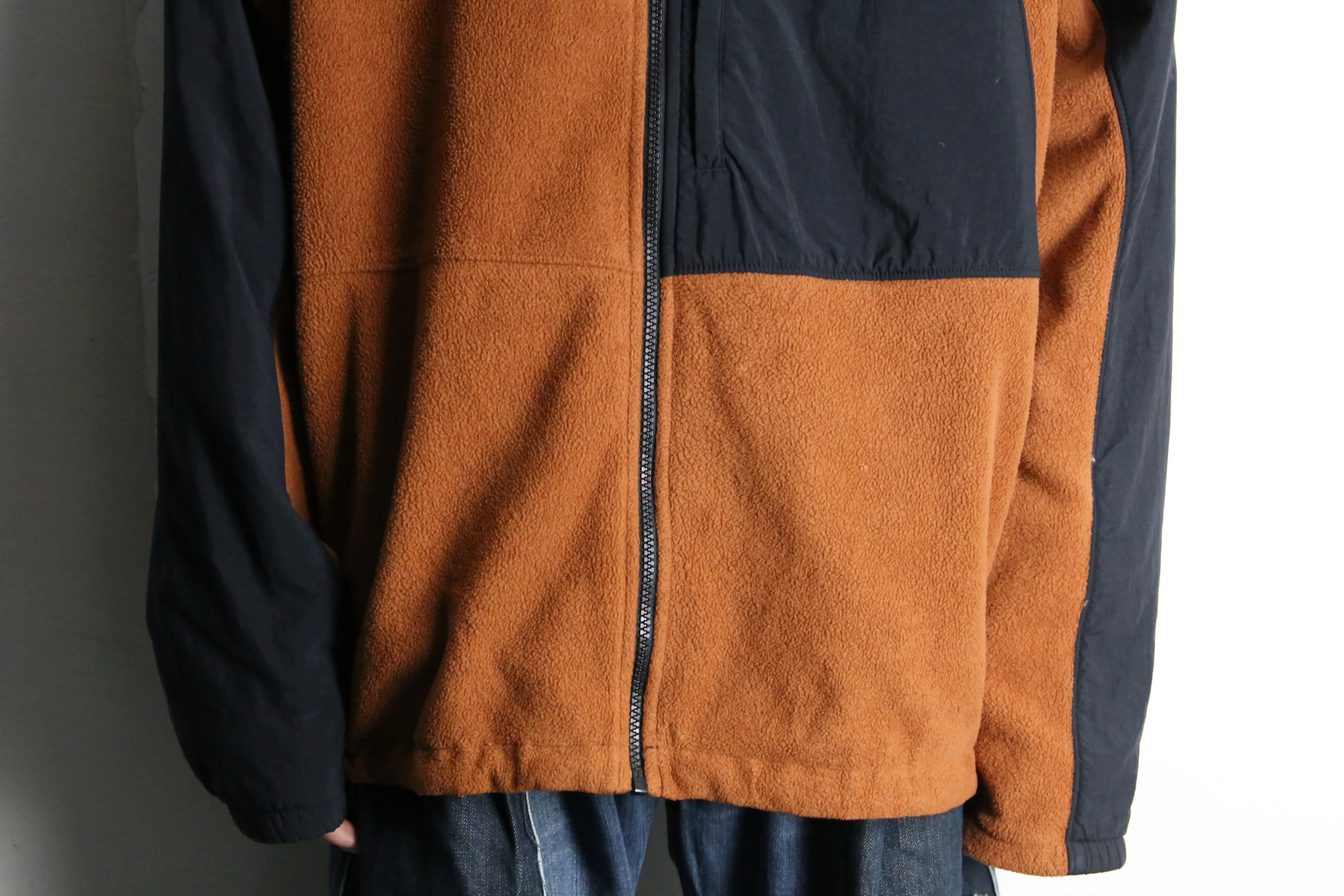 "Columbia" brown × black zip up fleece jacket