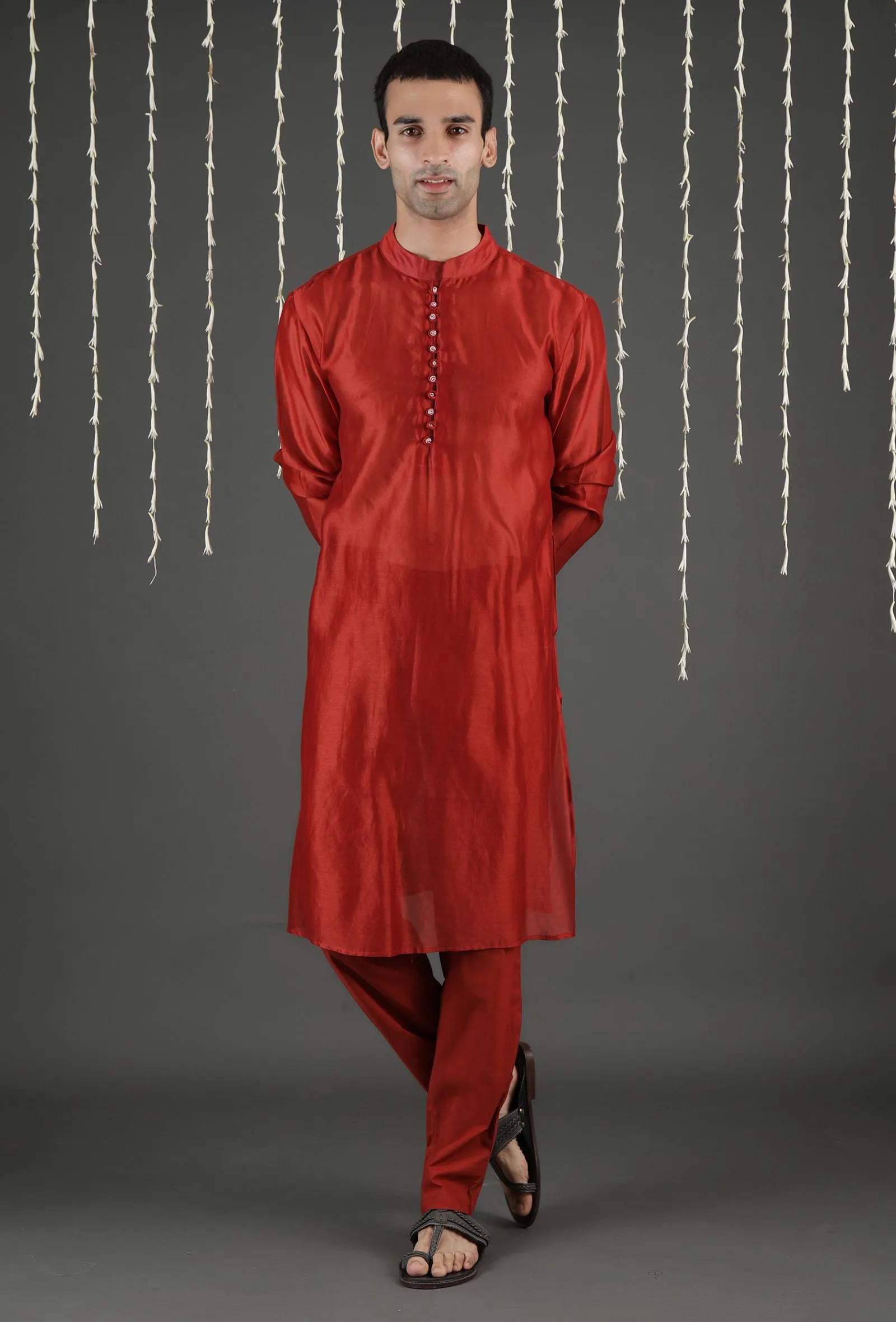 Set Of 2- Udarsh Apple Red Chanderi Kurta & Straight Pants