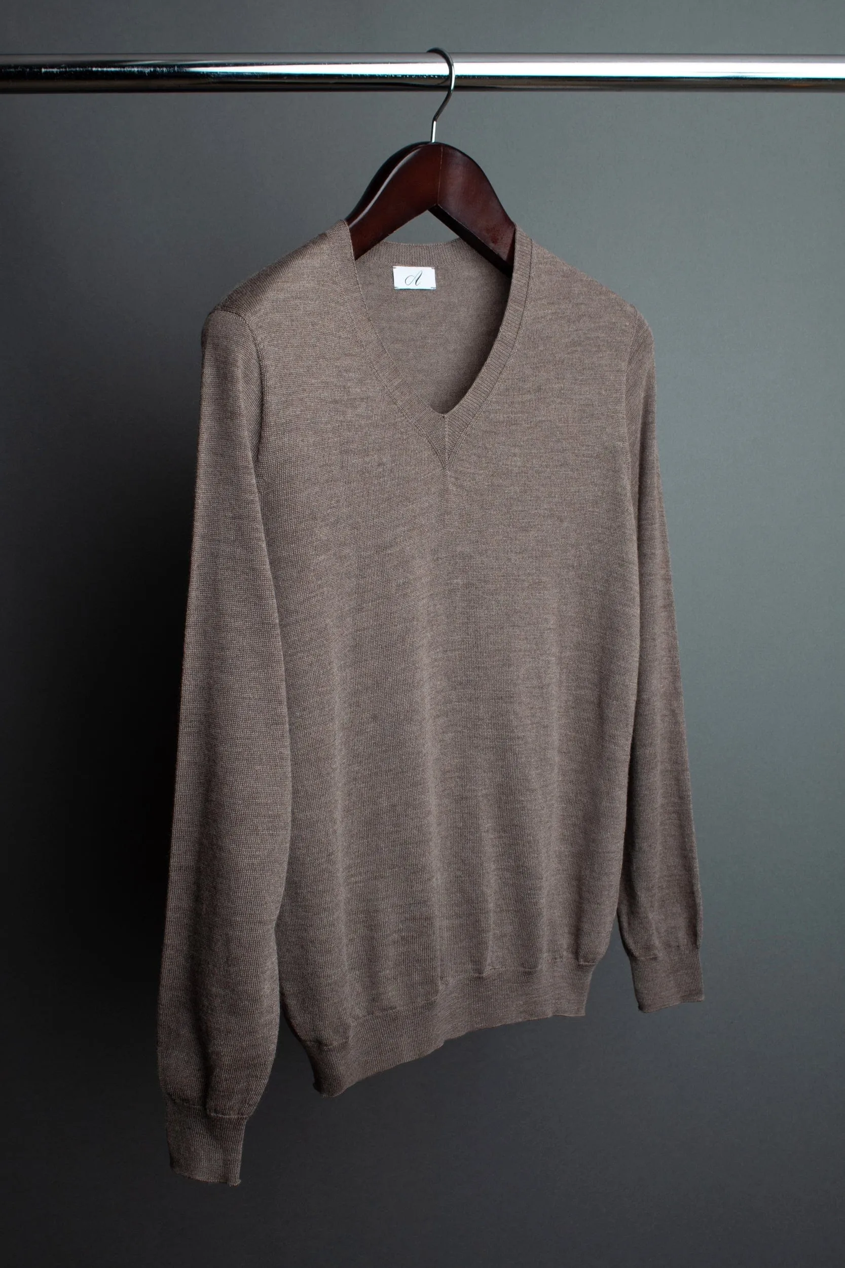 Totman Fine Merino V-Neck Sweater